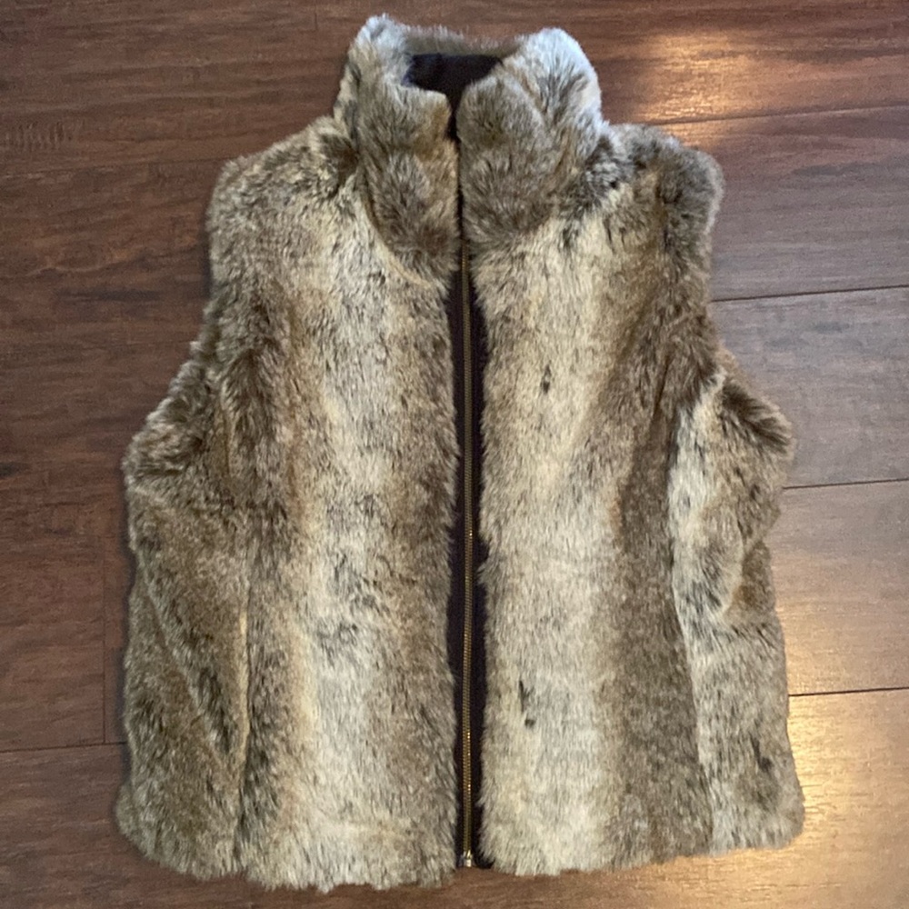 Esprit reversible faux fur & black zip up vest Sz M